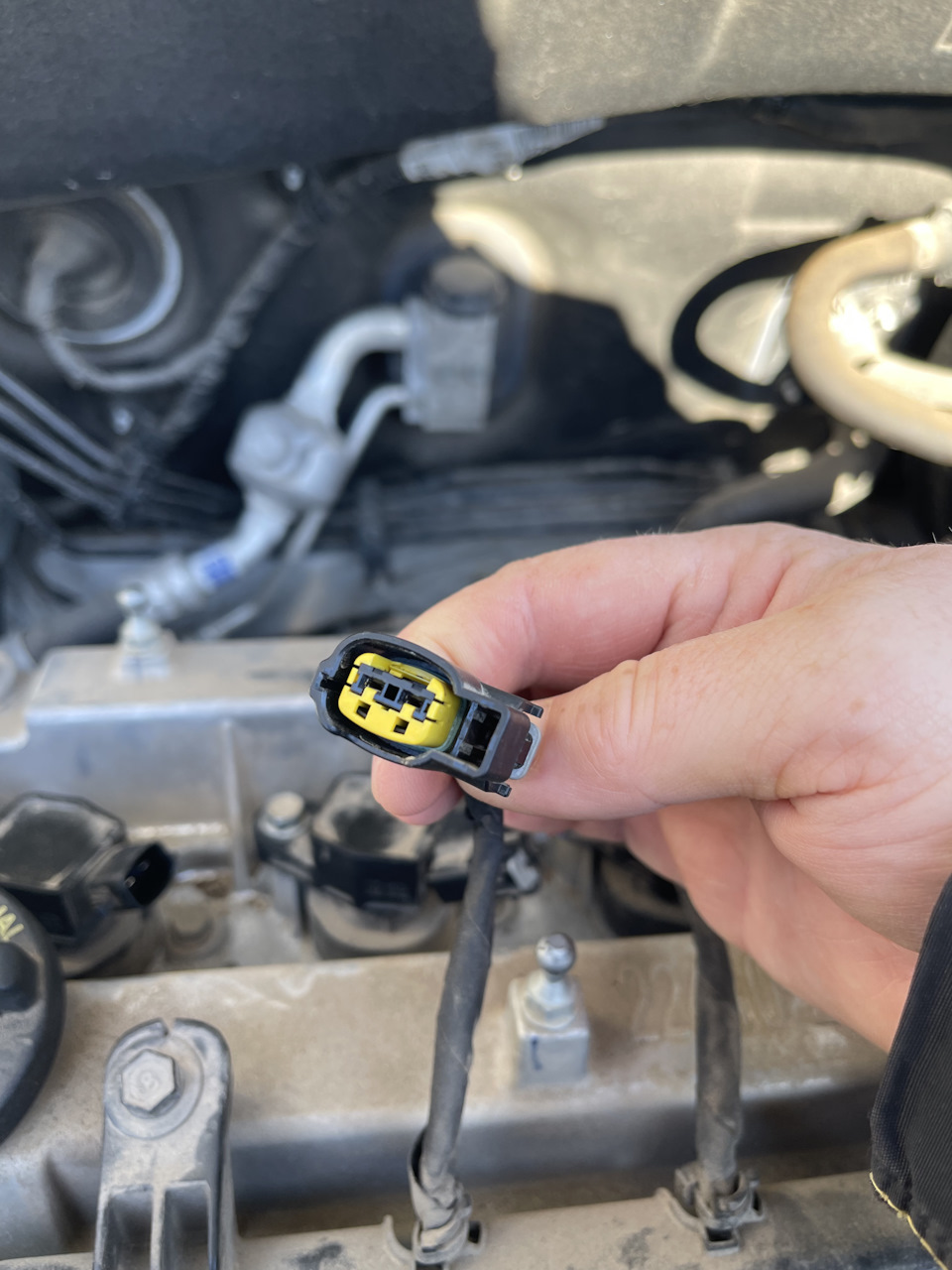 Заміна роз'єму для автомобільної котушки запалювання 3