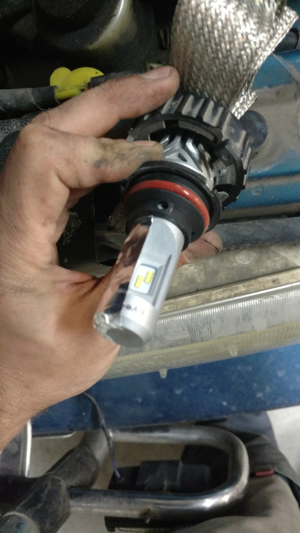 Led світло в американській фарі HB1 9004 1