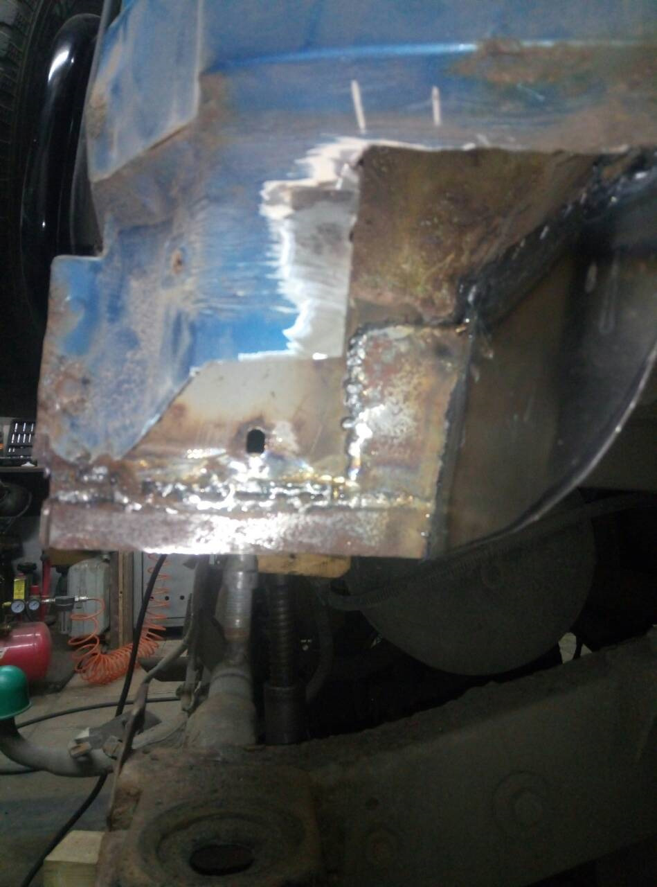 відірвало подушку кузова :( 4