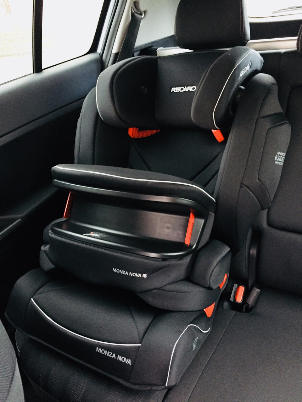 Автокрісло Recaro monza nova IS. 1