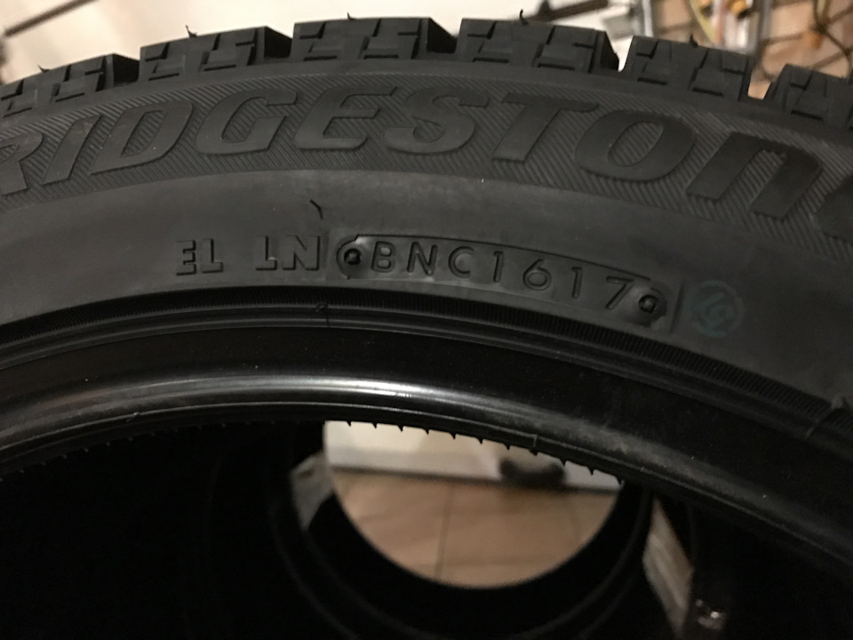 Взимку будемо на Bridgestone BLIZZAK VRX 1