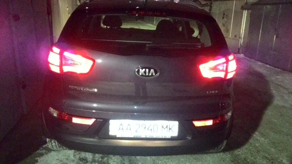 Засвітив ліхтарі в 5 дверях