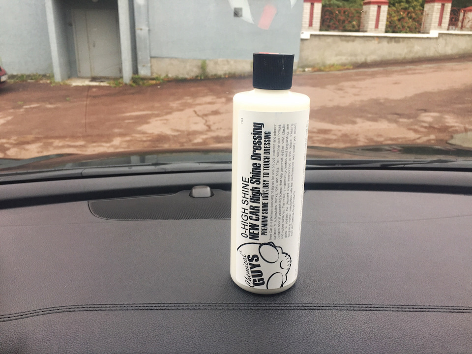 Дрессинг для пластику New Car Shine від Chemical Guys 1