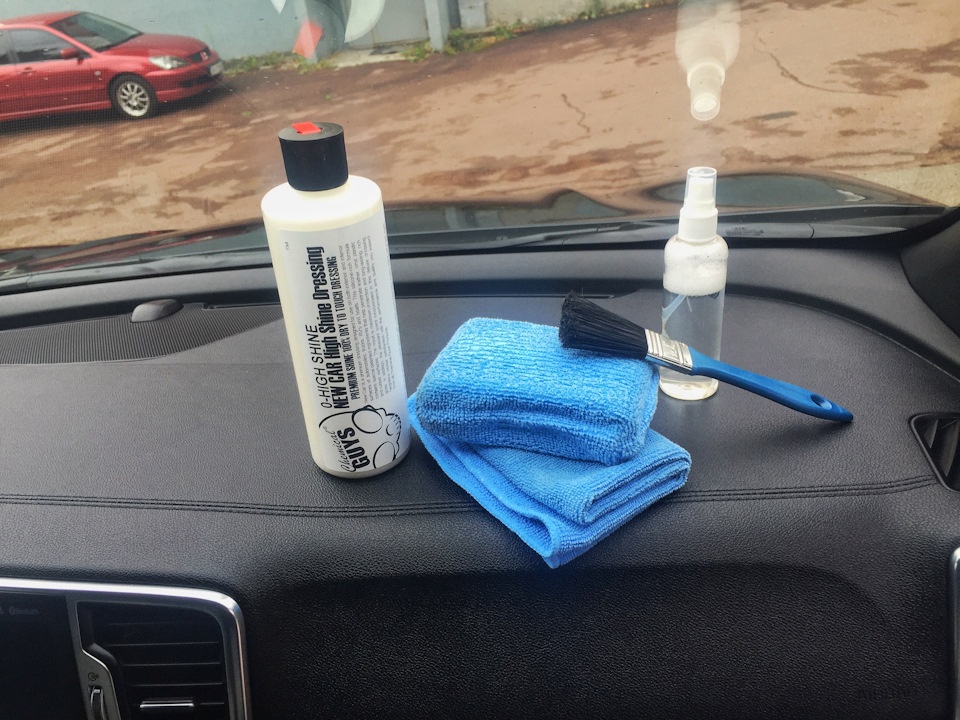 Дрессинг для пластику New Car Shine від Chemical Guys 2