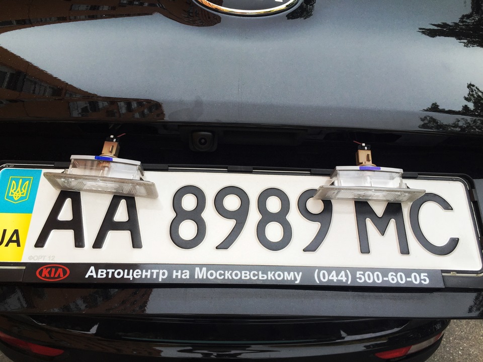 Змінив лампочки підсвічування номера, ага 😉 2