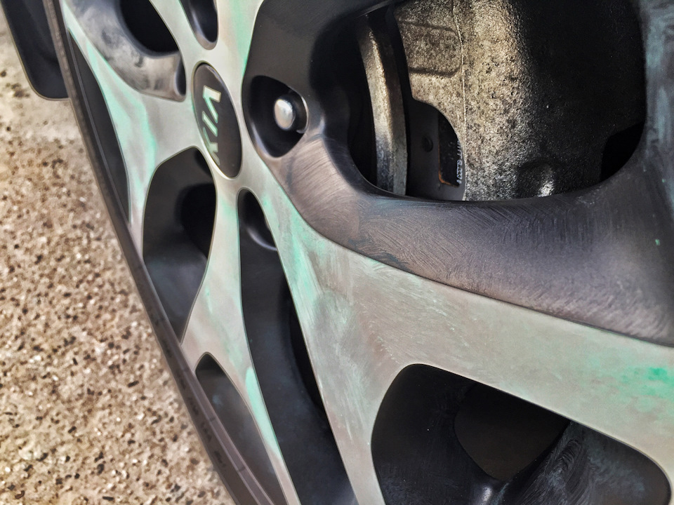 Захист дисків за допомогою Wheel Guard Max Coat від Chemical Guys 5