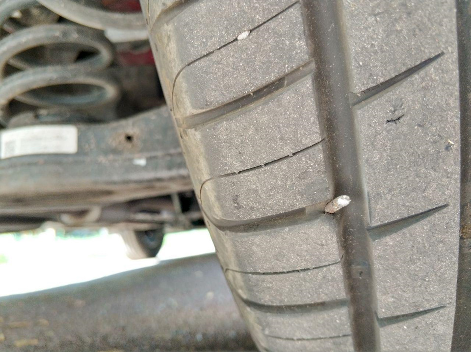Flat tire is always a shit. Або виїзд на природу. 2