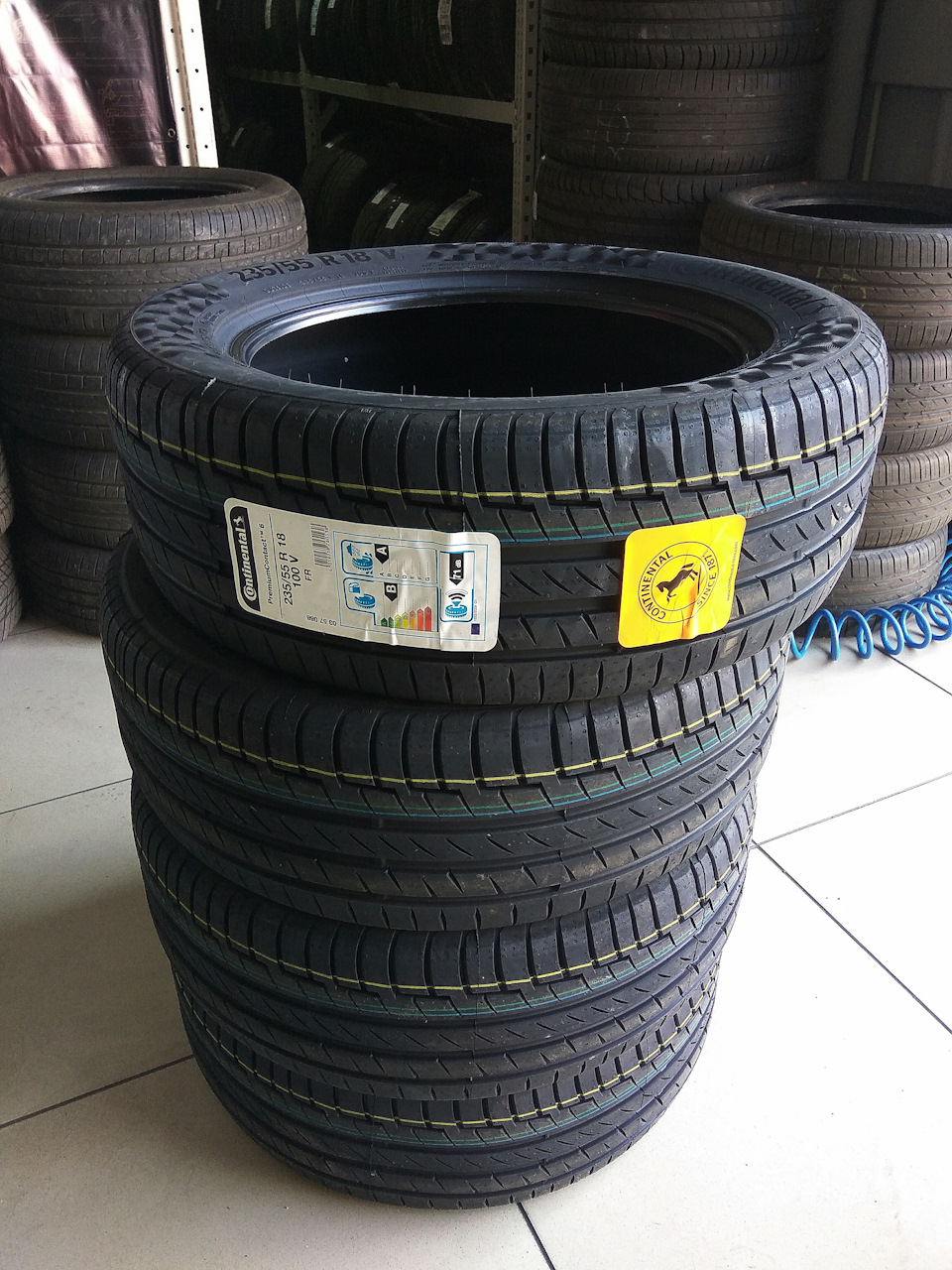 Continental Premium Contact 6 235/55/18 & INZI AONE F71 1