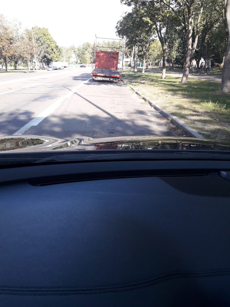 Зняв плівку з капота 3