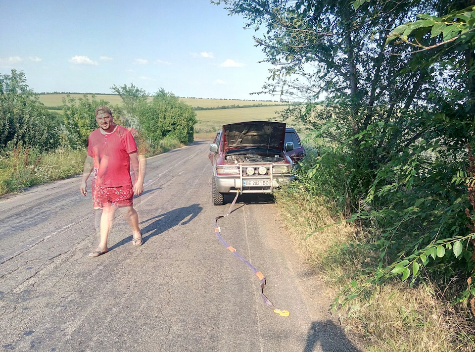 Поїхав на відпочинок сам, приїхав на краватці 5