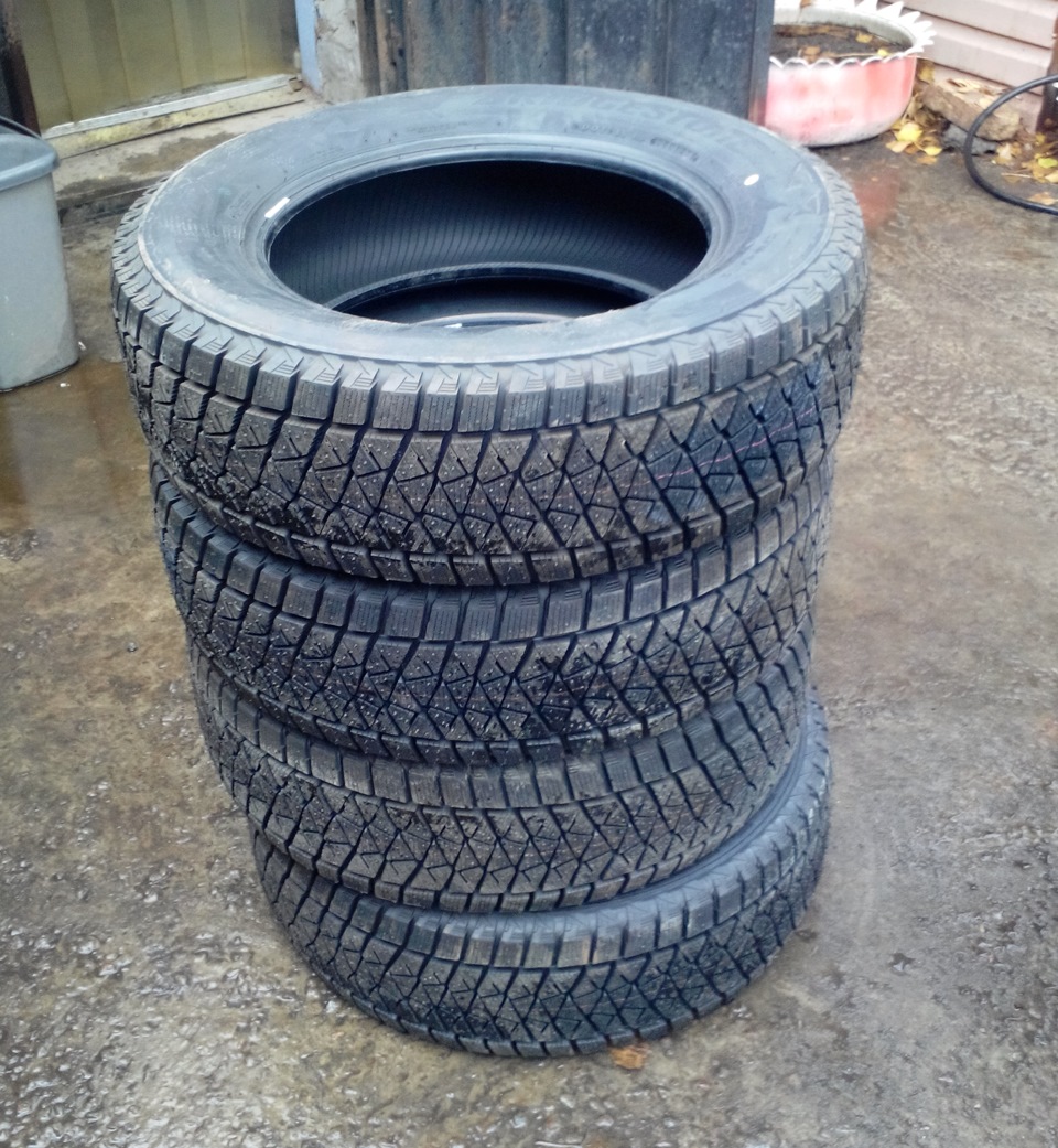 Зимова гума Bridgestone Blizzak DM-V2 3