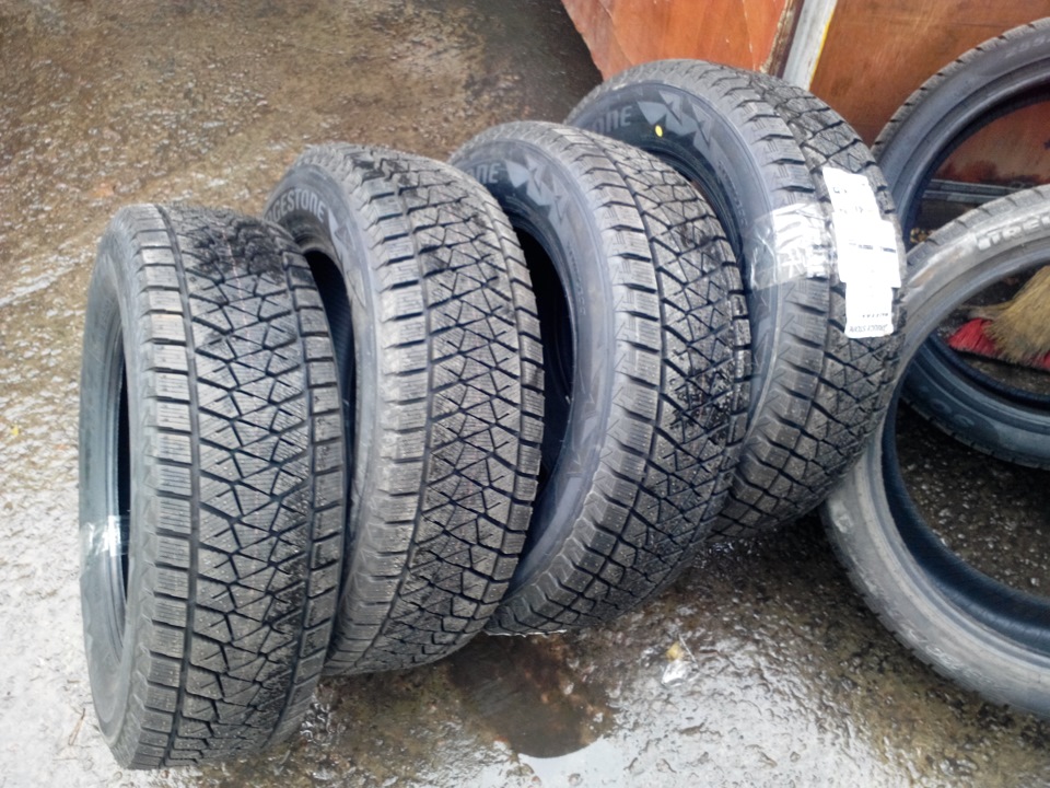 Зимова гума Bridgestone Blizzak DM-V2 2