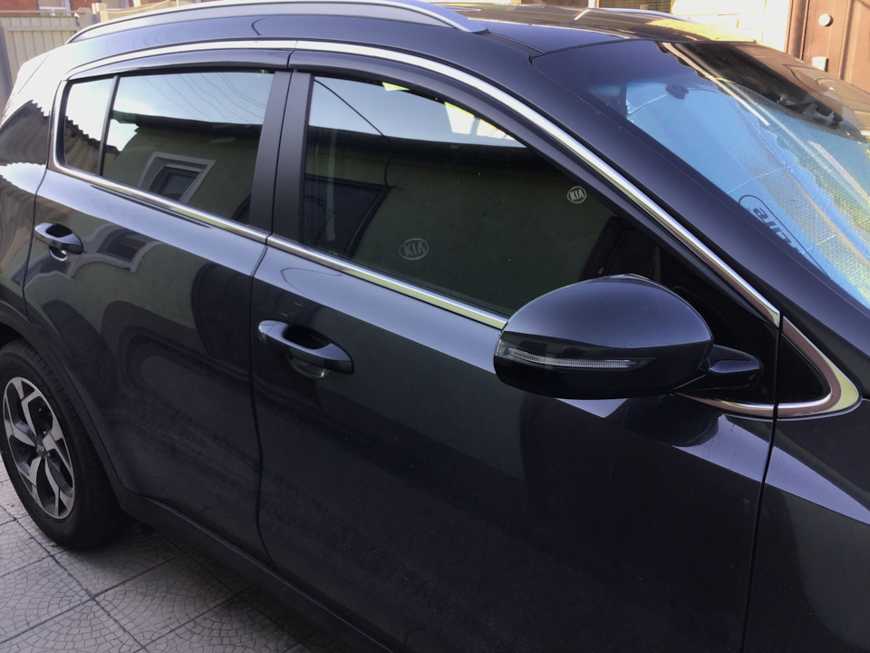 Дефлектори вікон Auto Clover (D943) Black Diamond Door Visor 4