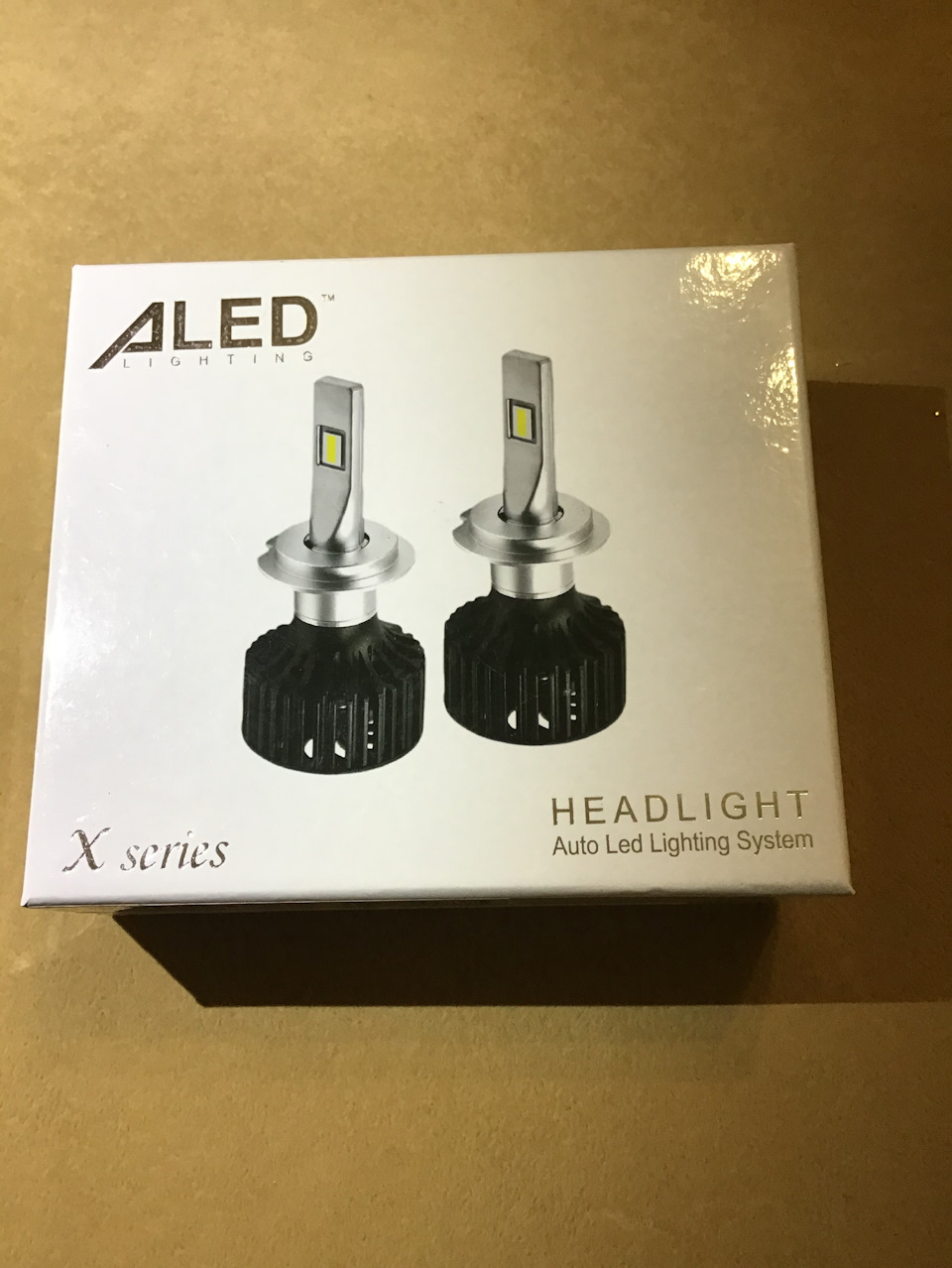 Лампи Aled HB3 1