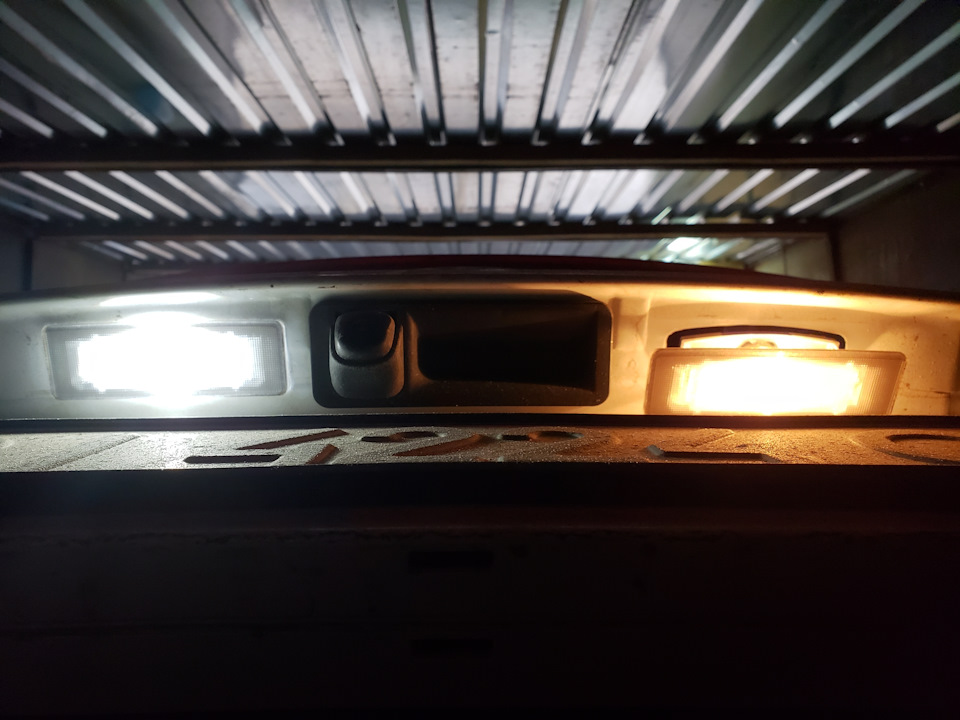 Підсітка номерного знака * LED * 2