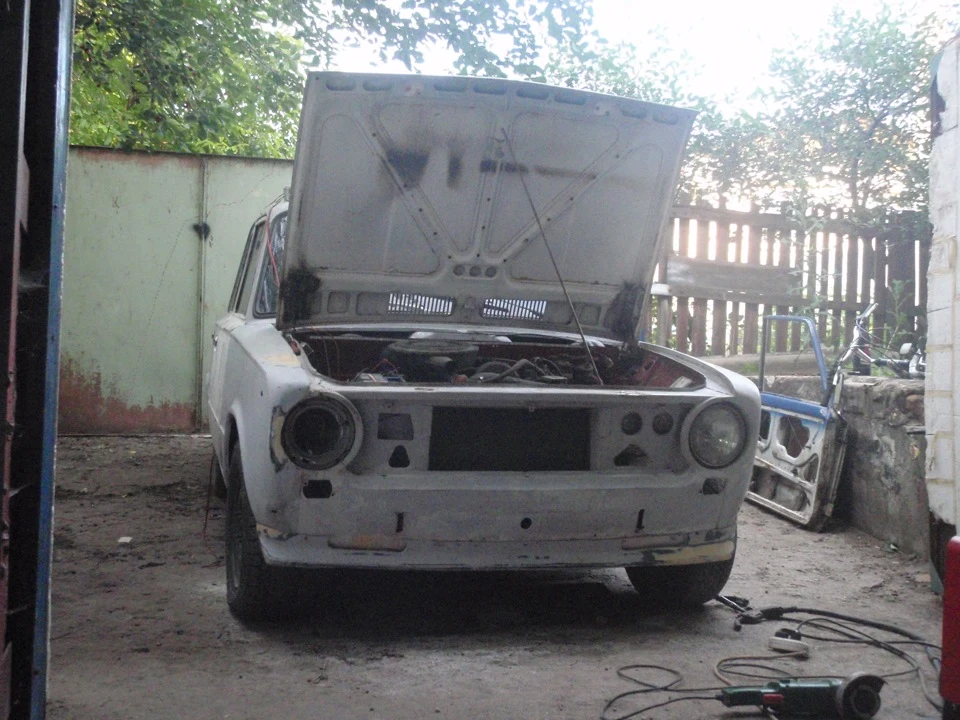 Алігаторний капот