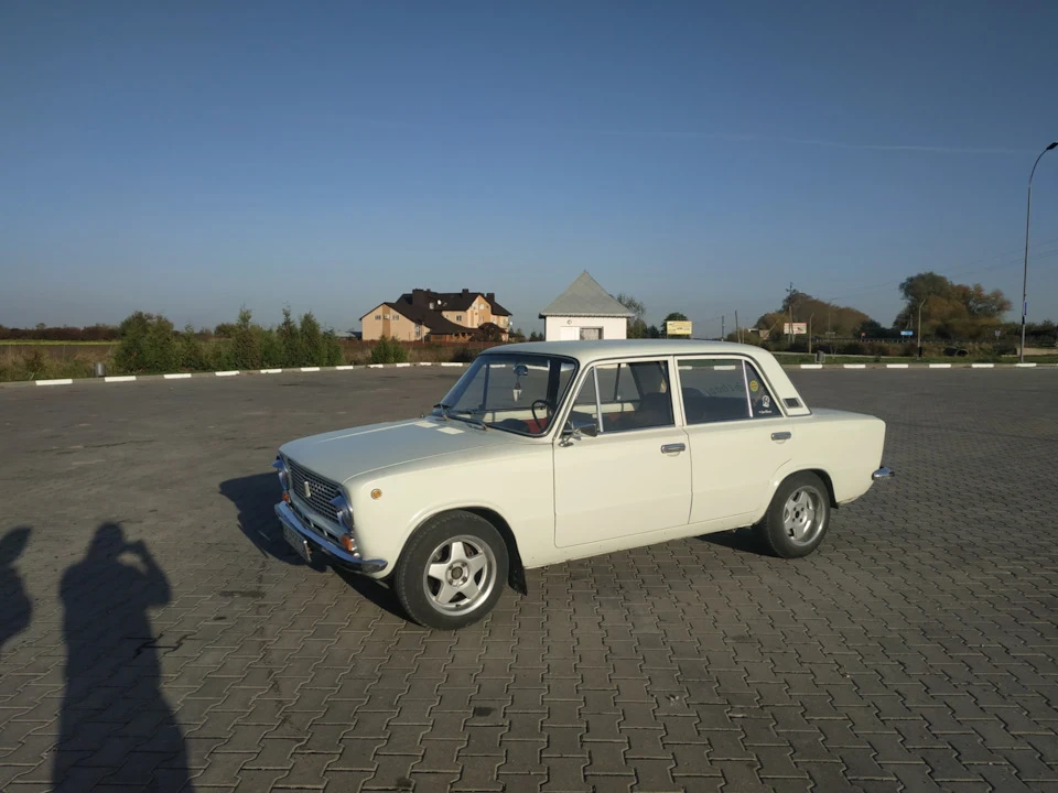 Не опущена, а занижена)