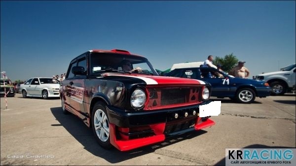 Брав участь у гонках DRAG RASING у 2012 році 1