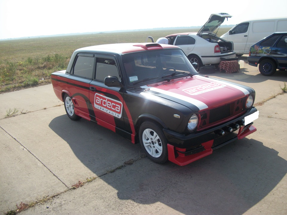 Брав участь у гонках DRAG RASING у 2012 році 2