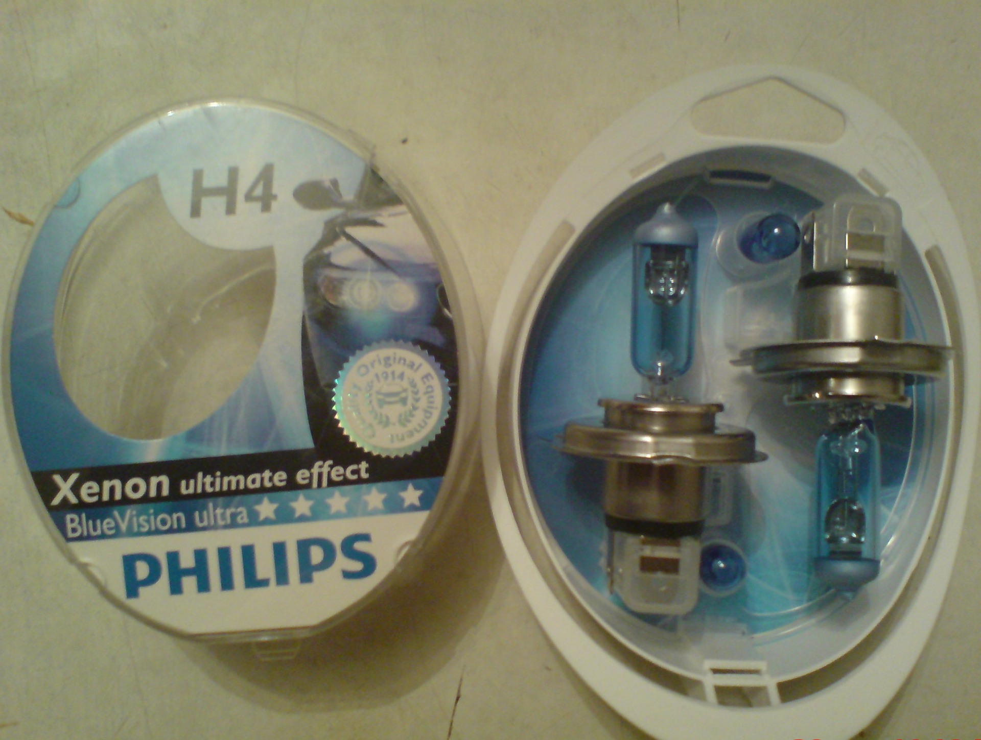 Лампи PHILIPS 2