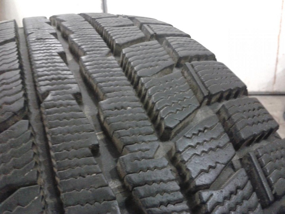 продам dunlop graspic DS2 195/50r16 3