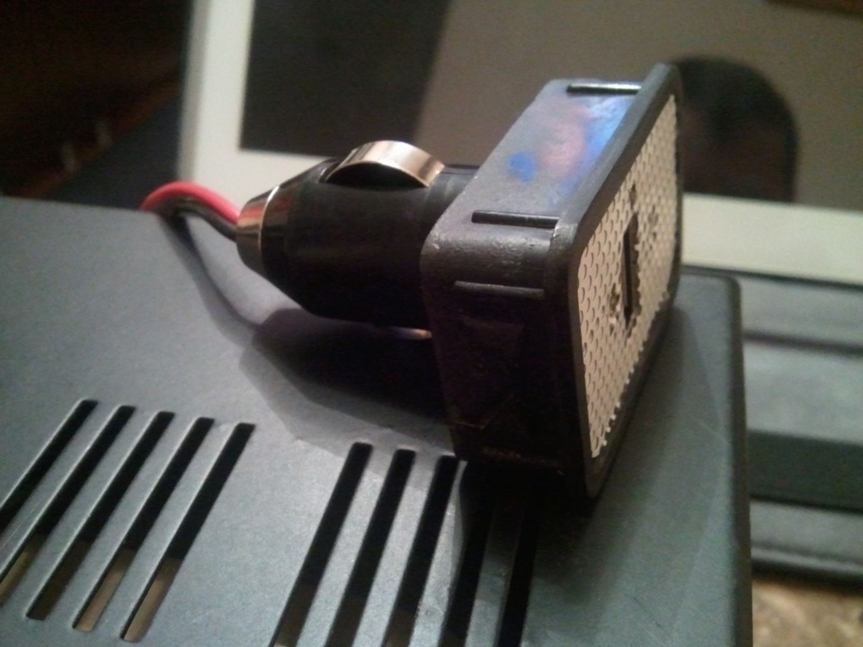 USB 1А стаціонарна зарядка в центральну консоль! 2