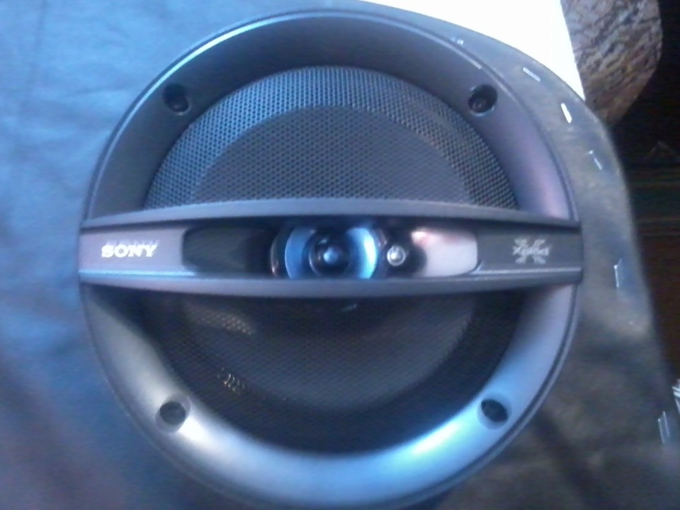 Самодельна поличка під акустику з подіумами та динаміками sony! 2