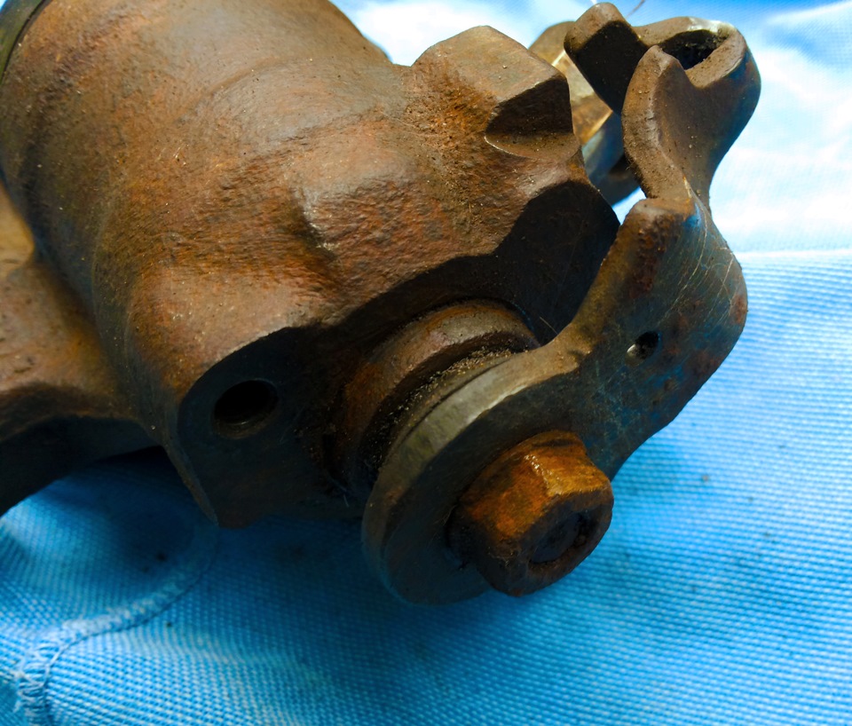 Ремкомплект заднього супорта Lucas VW B4 4