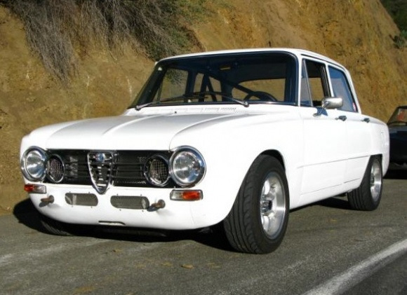 Адаптація керма Alfa Romeo Giulia Super 4