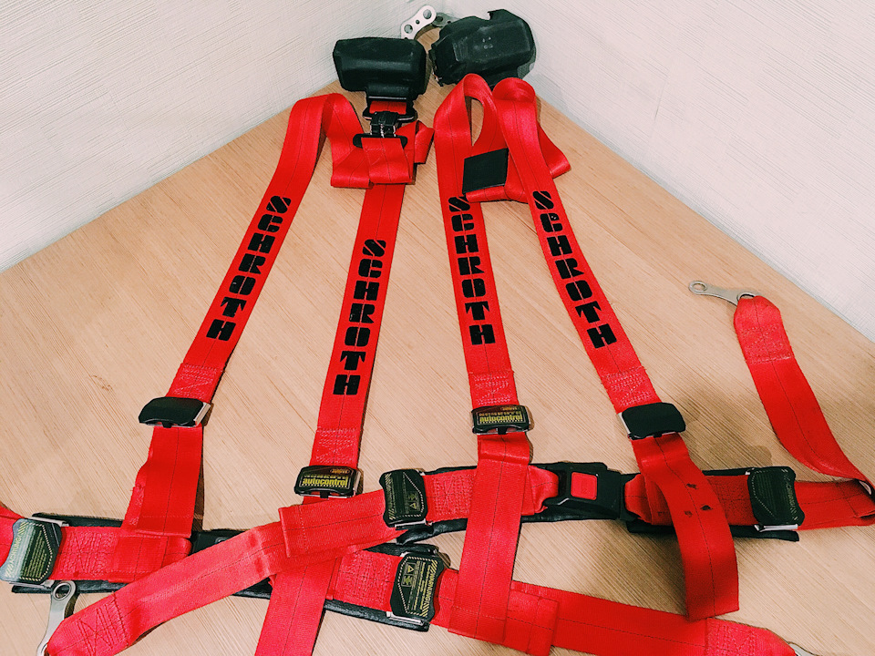 Schroth safety belts 1