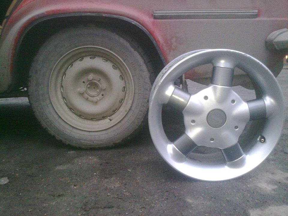 momo R15 3