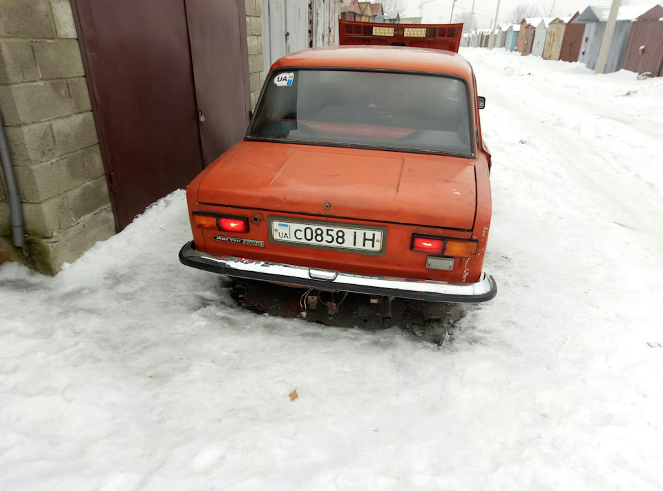 Заміна ламп задніх стопів 2