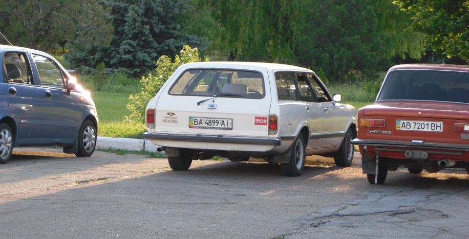 Потрапив у кадр із знаменитим Ford Taunus Тепловоз 1