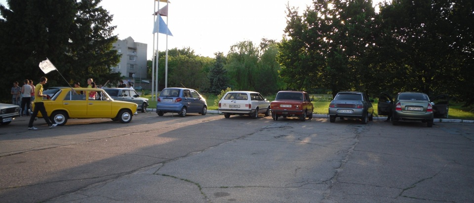 Потрапив у кадр із знаменитим Ford Taunus Тепловоз 2