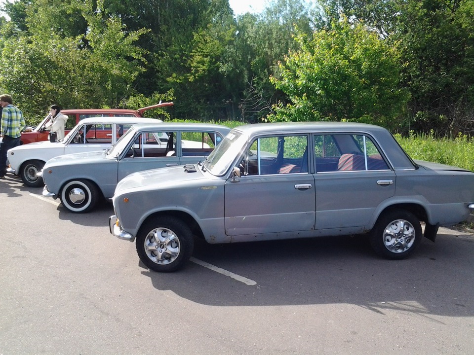 Зліт у Львові _Vaz Classic Club_ та Low Club 2