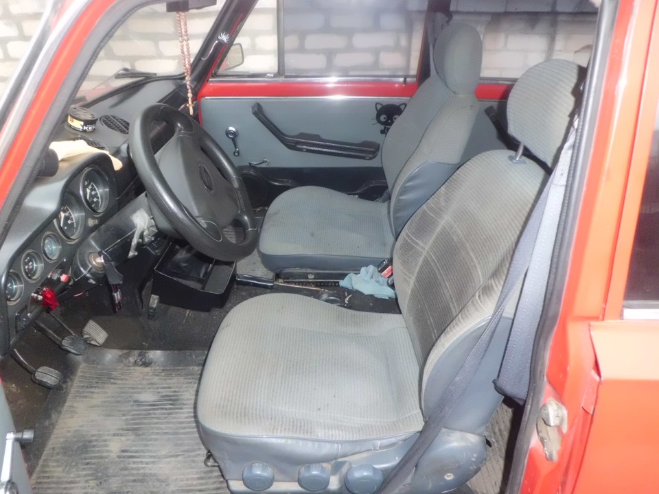 Новогодний подарок : сиденья от Nissan Sunny (купе) 1
