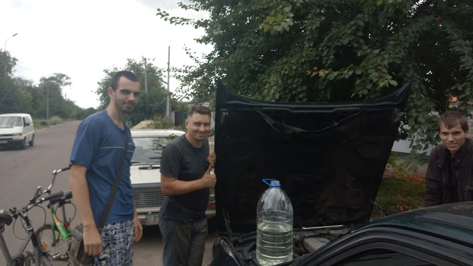 Допоміг одноклубнику, охолодити saru .