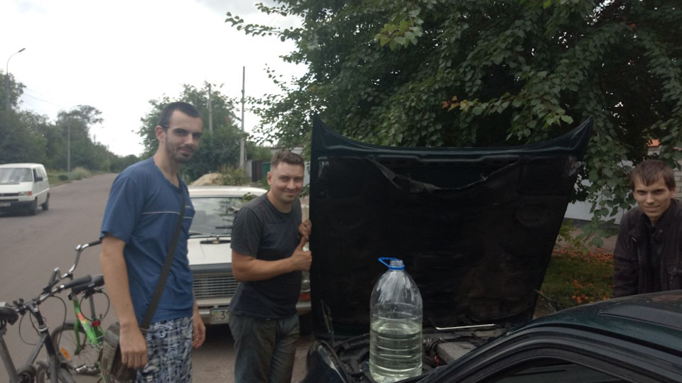 Допоміг одноклубнику, охолодити saru . 1