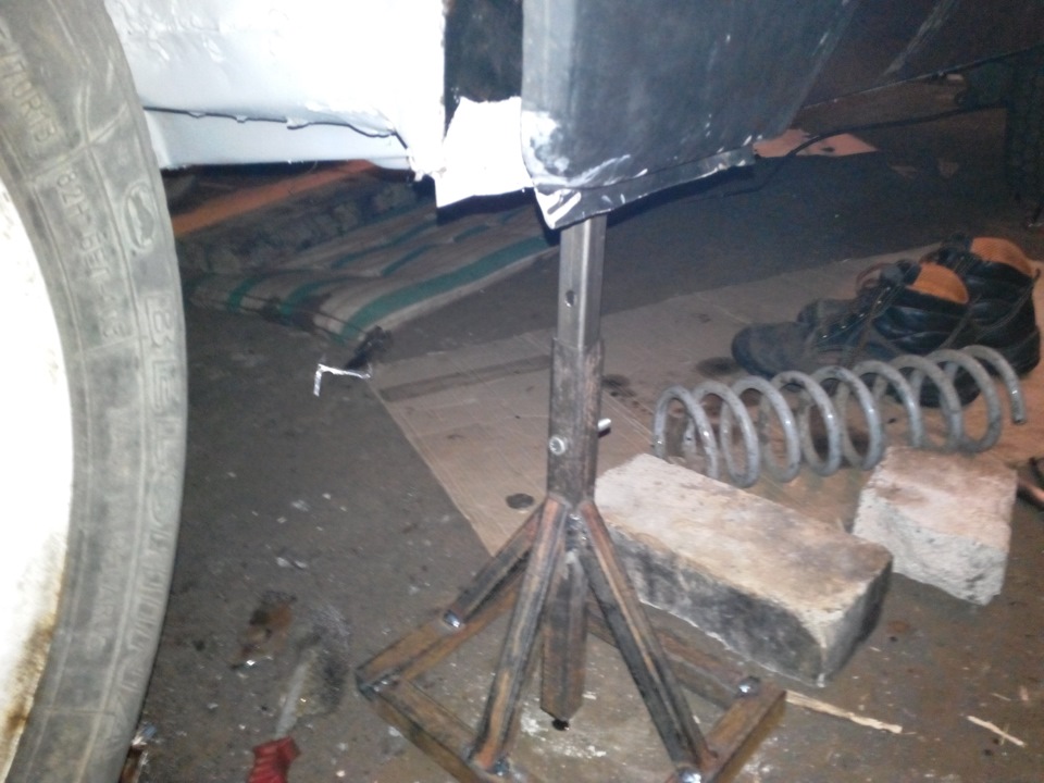 Зробив підставки для авто 1