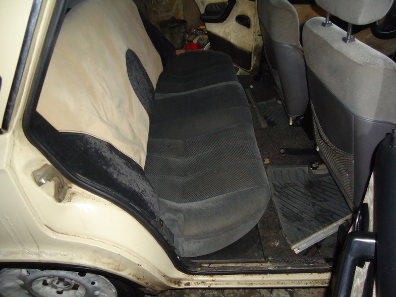 Встановлення заднього дивана BMW E34 2