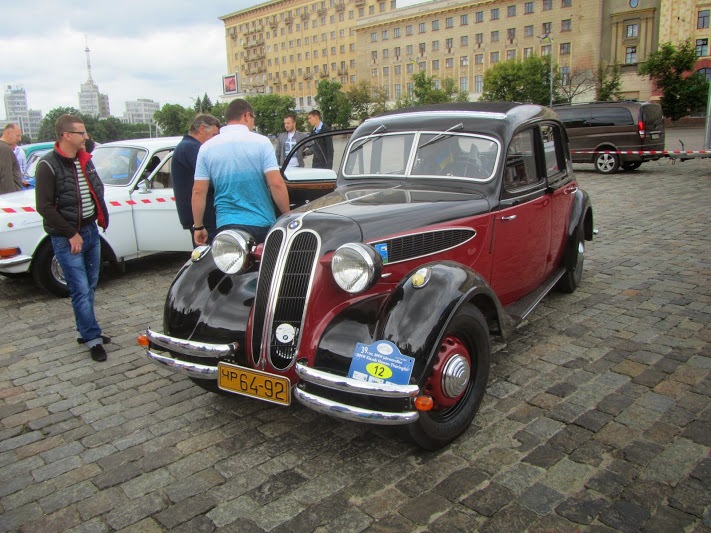 Ось пройшли 2 автовиставки. 3