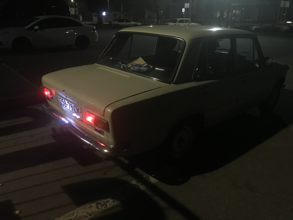 Заміна плафона підсвічування номера. 1