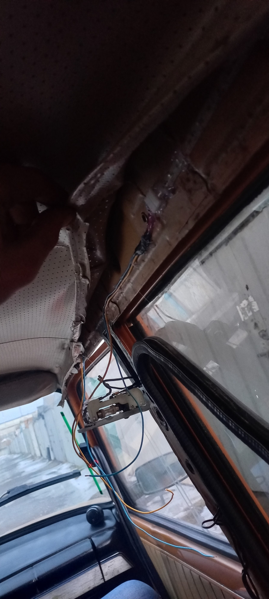 Підсвічування ручок та задніх динаміків 3