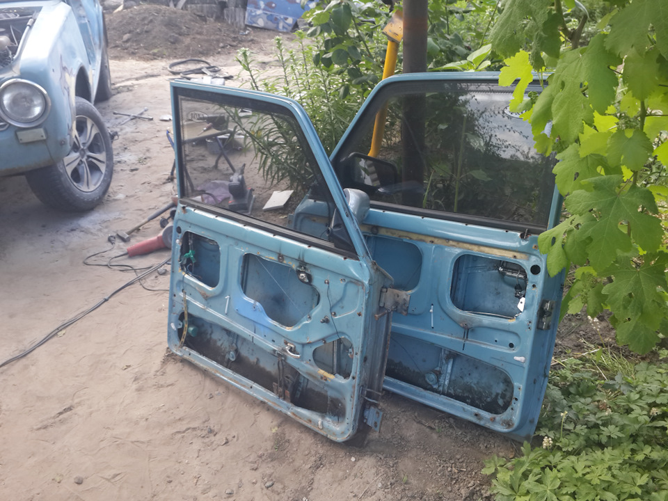 Нове життя 2101. Частина 2. Підварюємо, знімаємо старі двері і починаємо розбирати 2