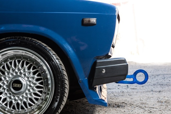 Бюджетний буксирувальний гак в стилі JDM 1