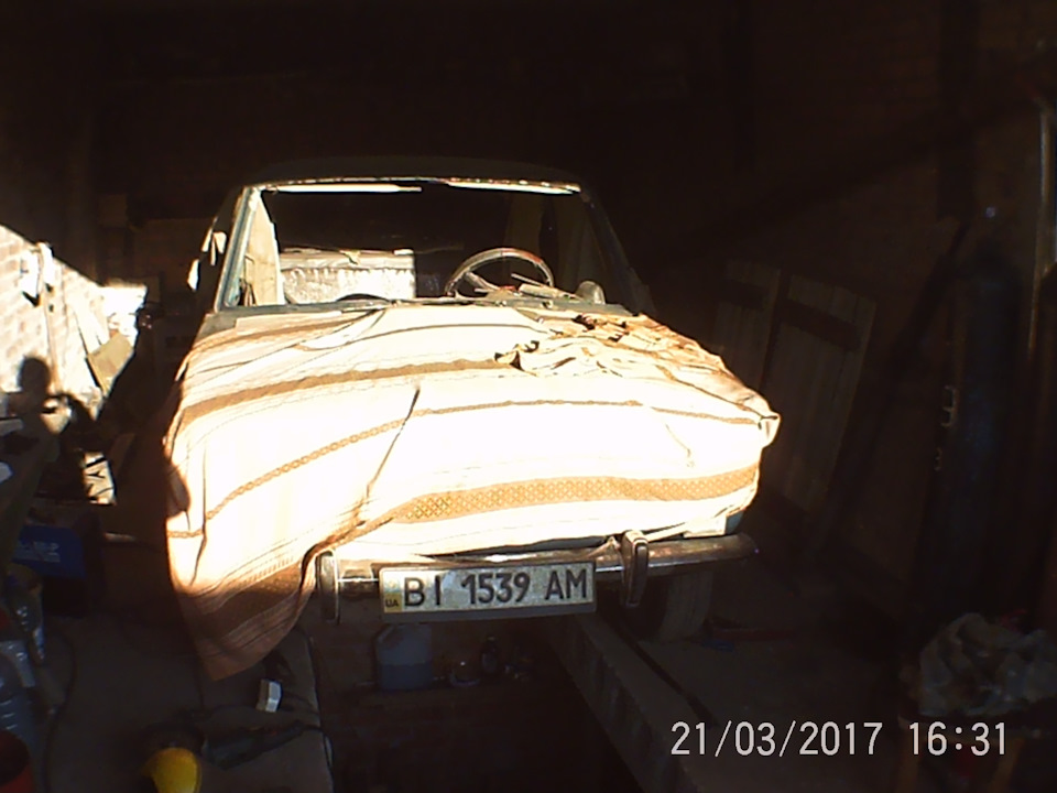 МИ опускаємося вниз ворота в гараж 1
