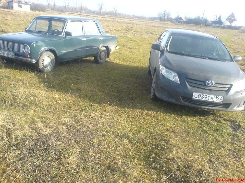 хто бистрішє Toyota Corolla s VAZ 2101 2
