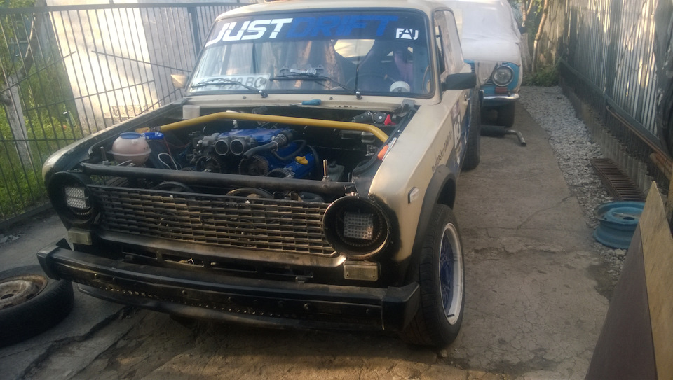 Олійний радіатор на V6 1