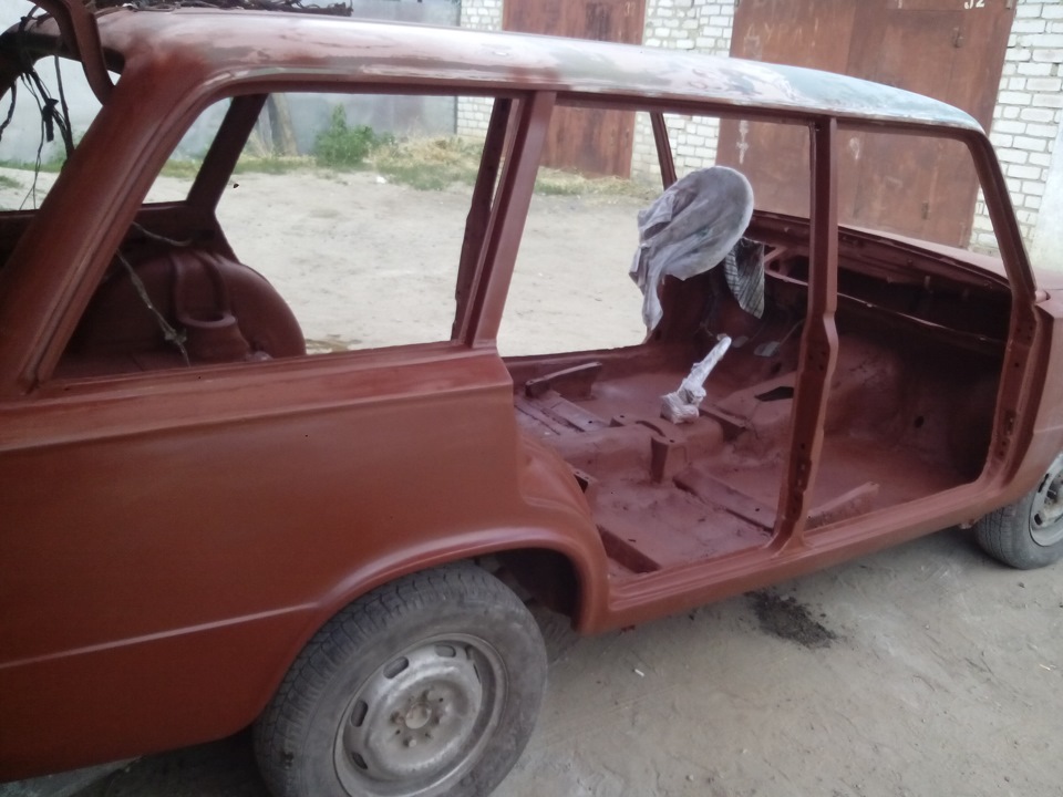 Загрунтував у салоні 2