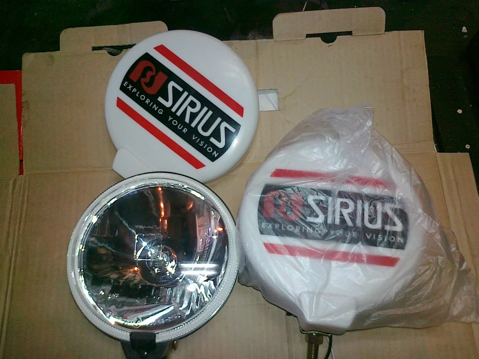 фари далекого світла Sirius.
